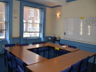 Klassenraum der Englisch Sprachschule Chester