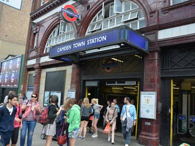 Tube Station in London, Englisch Sprachreisen für Erwachsene